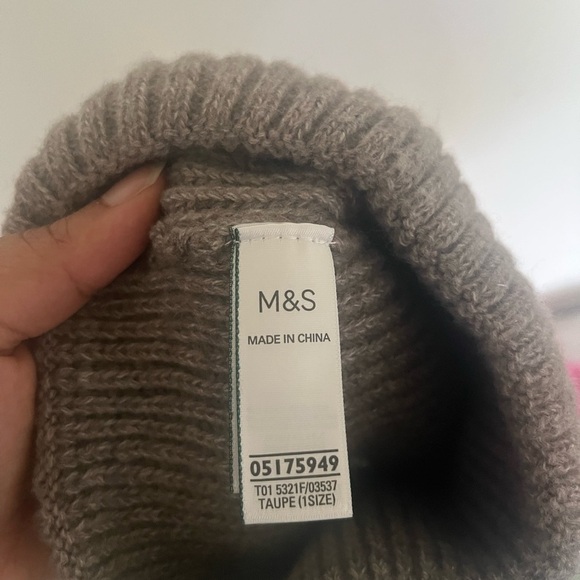 Men's Classic Brown Ribbed Beanie - Picture 3 of 3